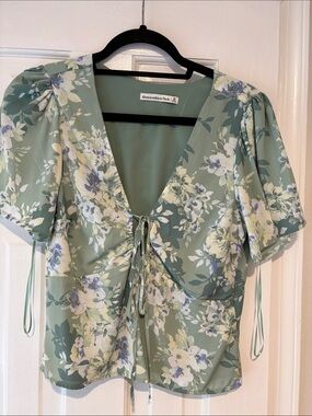 Abercrombie & Fitch Sage Green Floral Tie-Front Top